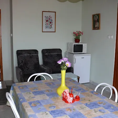 Yellow Apartmenthouse 아파트