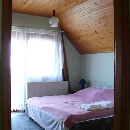 Yellow Apartmenthouse 아파트 *